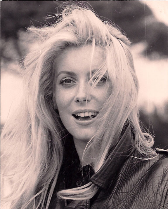 CATHERINE DENEUVE