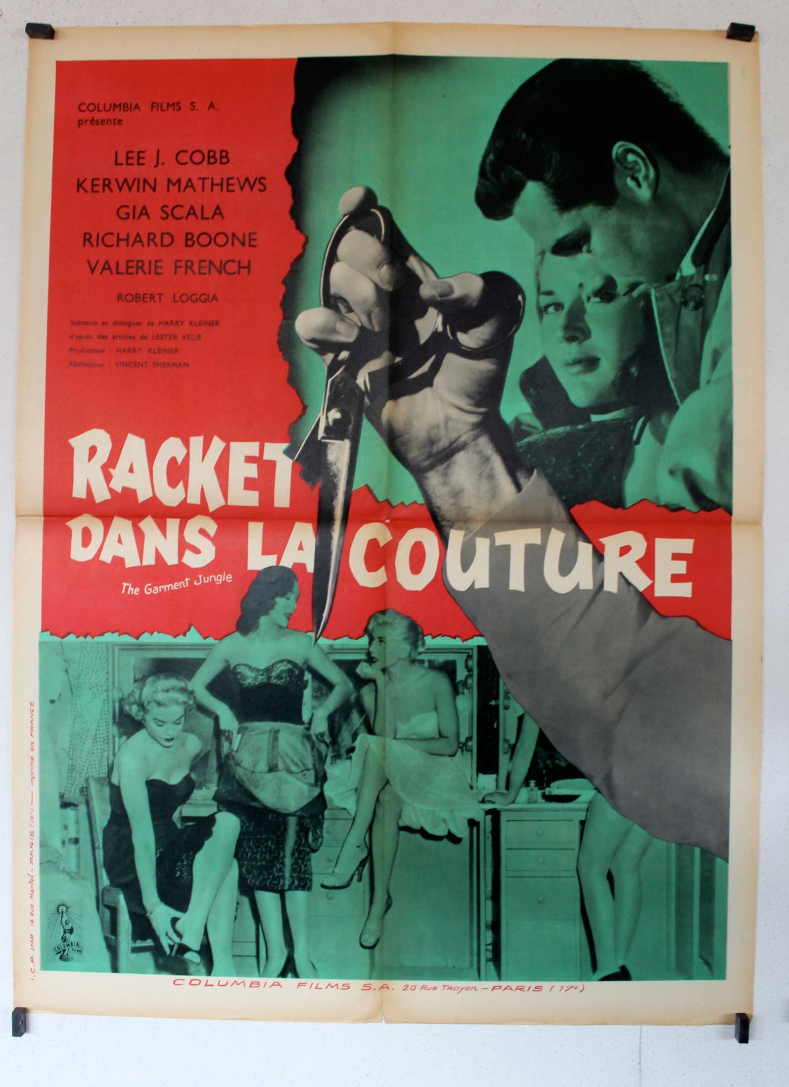 RACKET DANS LA COUTURE