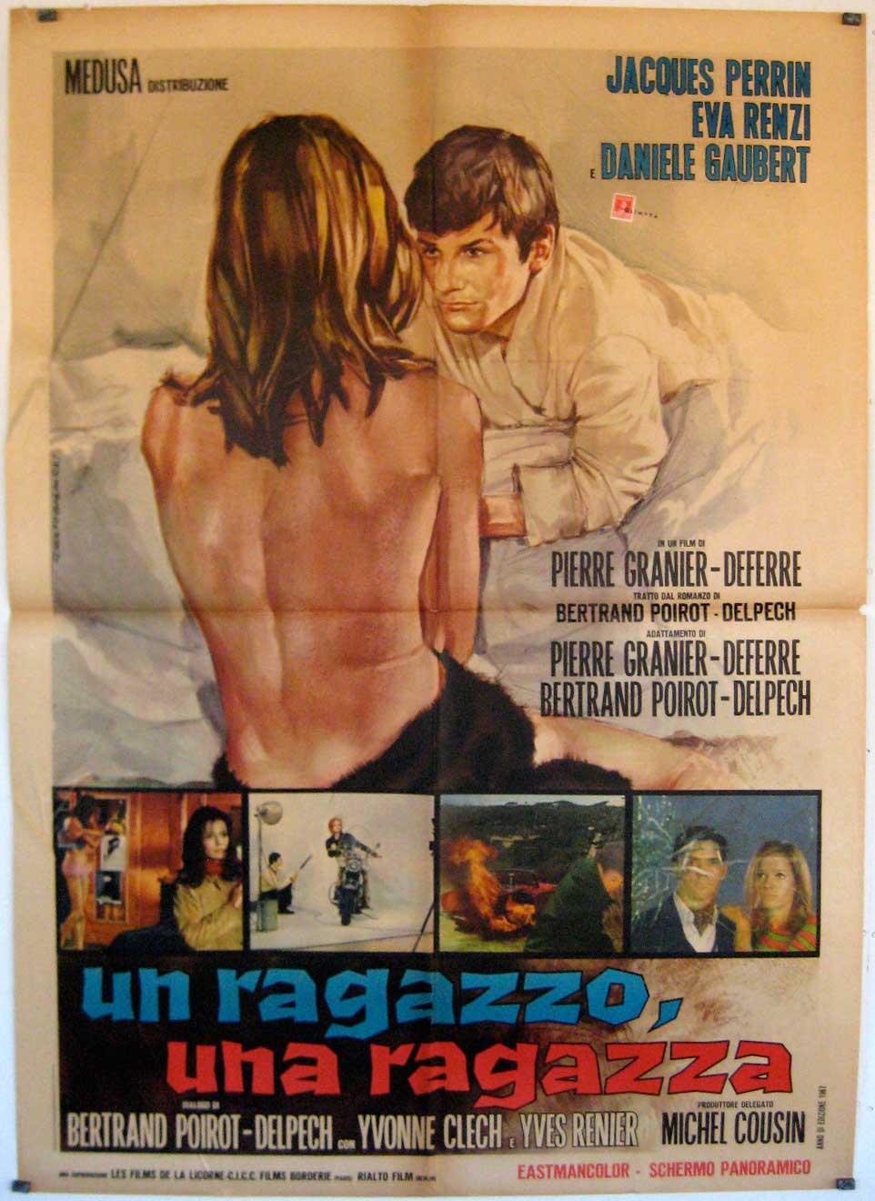 UN RAGAZZO, UNA RAGAZZA